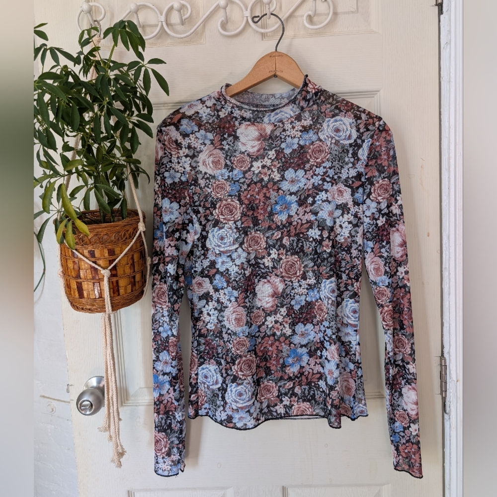 Floral Mesh Long-Sleeve Mock Neck Top L